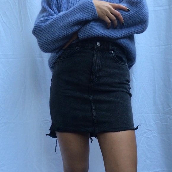Black denim skirt - Picture 1 of 3